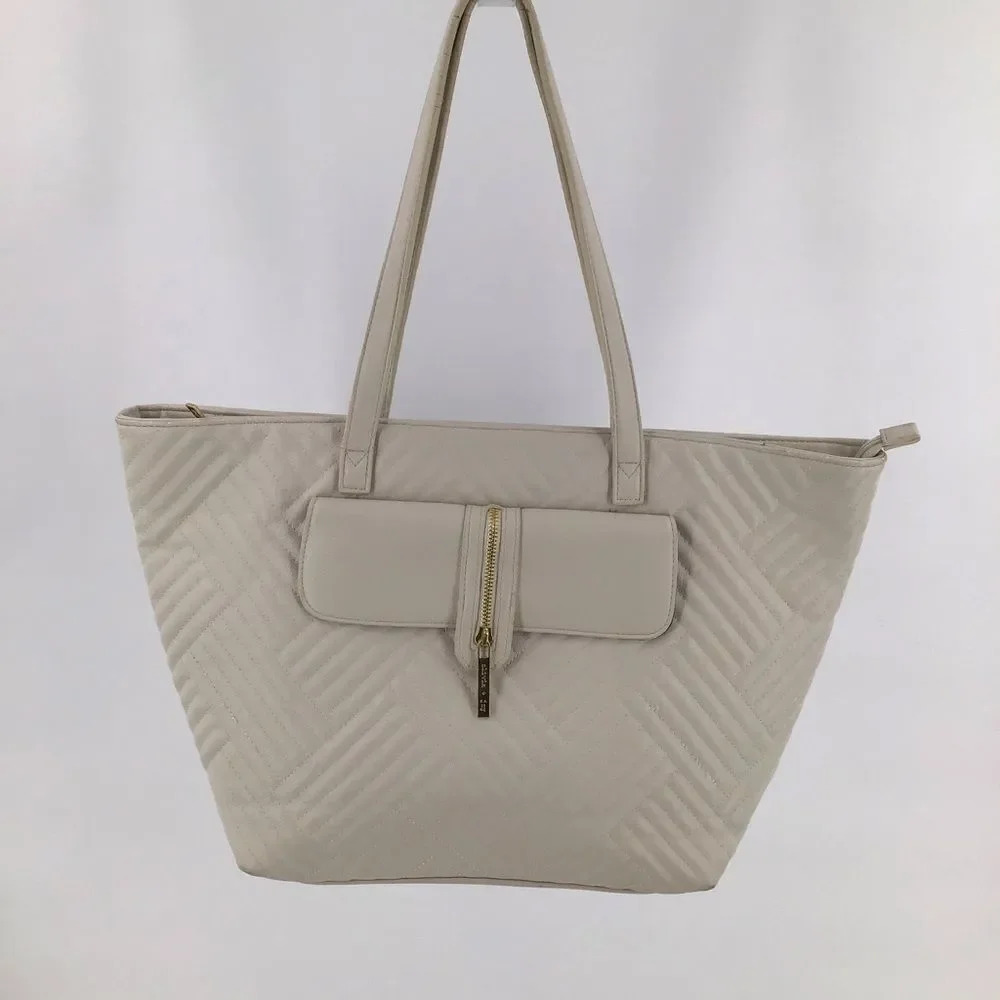 Olivia & Joy Womens Viola Quilted Shoulder Bag Cream Pockets Top Zip Close NWOT